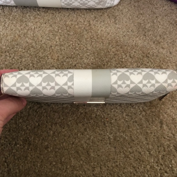 Kate Spade wallet - Picture 8 of 8